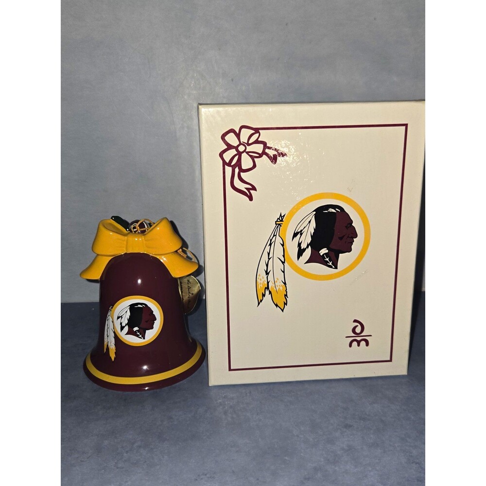 Danbury Mint Washington Redskins 2004 Christmas Sleigh  (LOC-34)